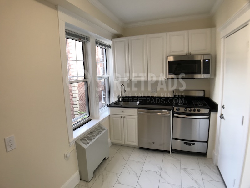Pictures of  property for sale on Chauncy St., Cambridge, MA 02387