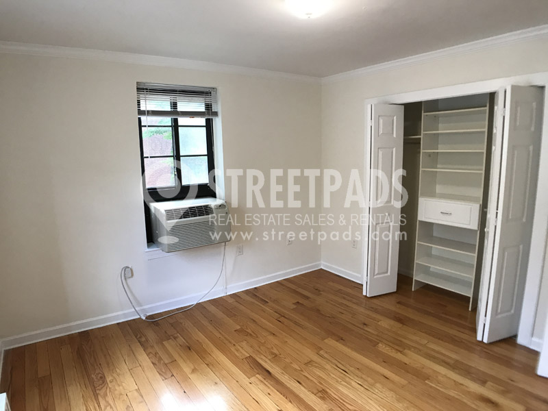 60 Brattle St, Harvard Square