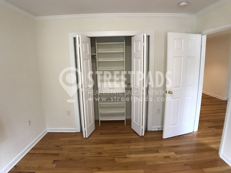 60 Brattle St, Harvard Square