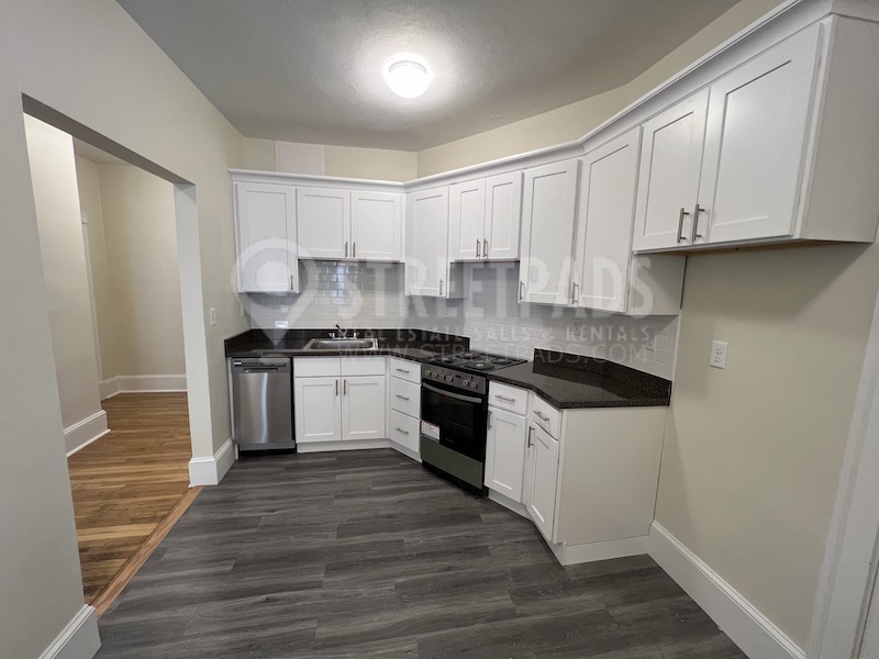 1450 Beacon St, Washington Square