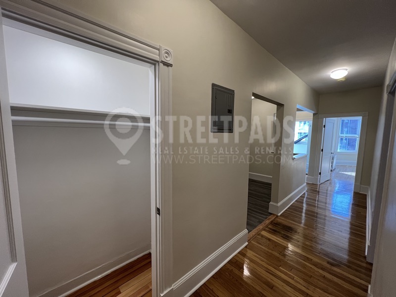 1450 Beacon St, Washington Square