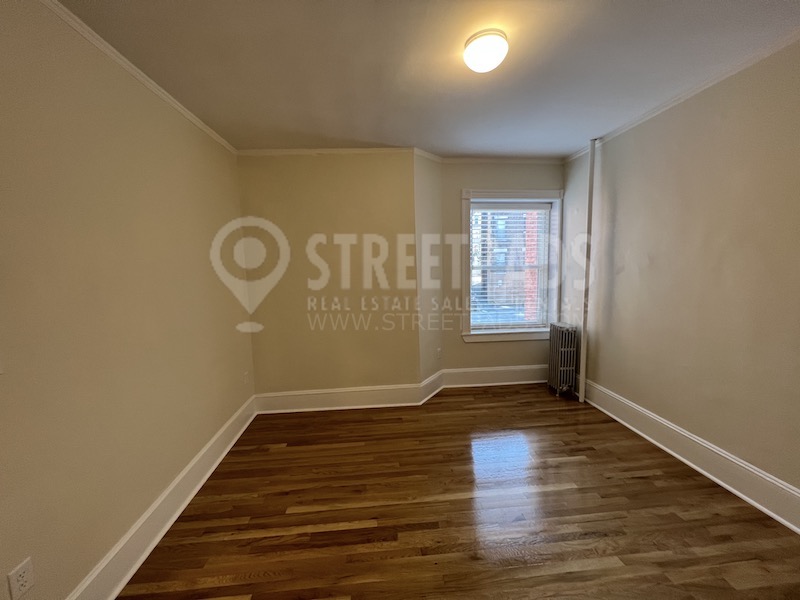 1450 Beacon St, Washington Square