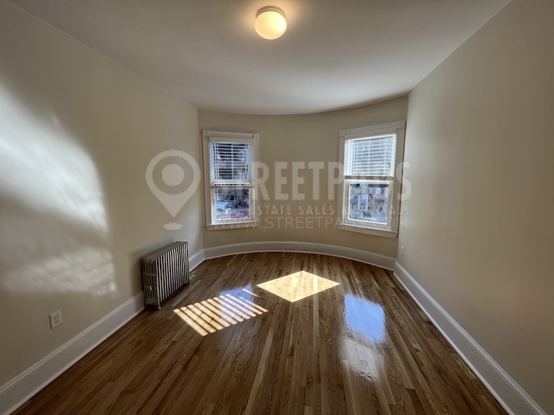 1450 Beacon St, Washington Square