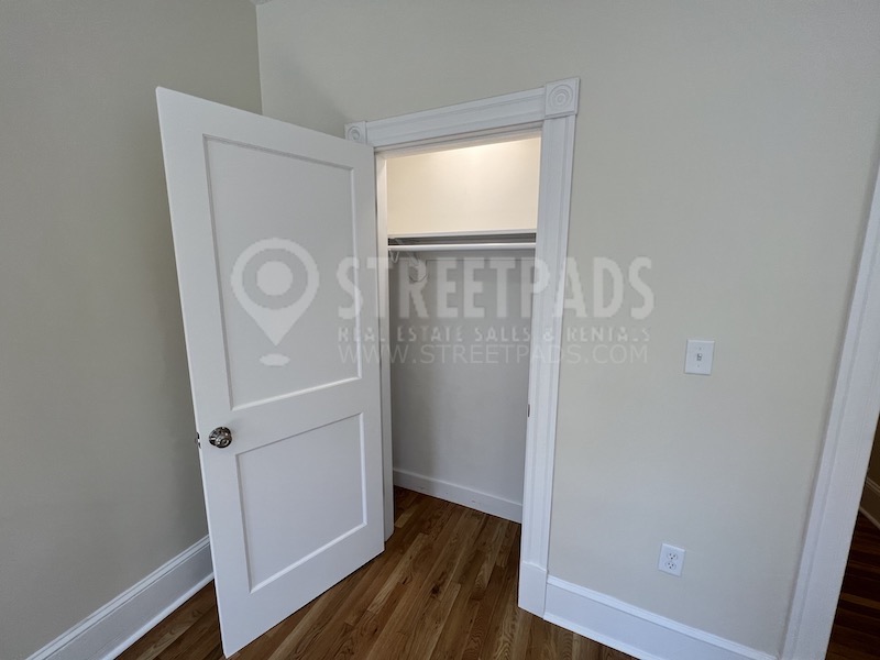 1450 Beacon St, Washington Square