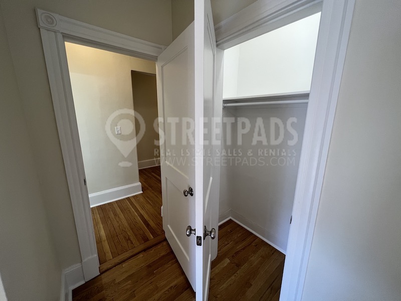 1450 Beacon St, Washington Square