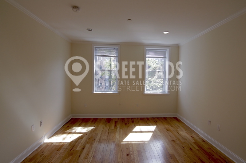 Photos of apartment on Chauncy St.,Cambridge MA 