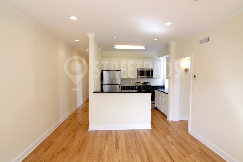 Photos of apartment on Chauncy St.,Cambridge MA 