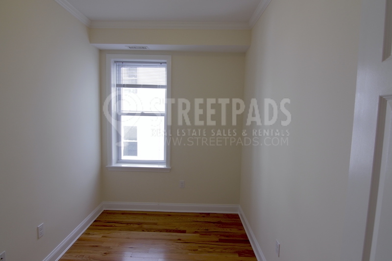 Photos of apartment on Chauncy St.,Cambridge MA 