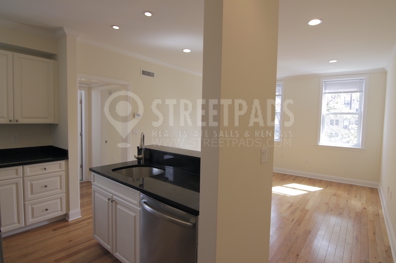 Photos of apartment on Chauncy St.,Cambridge MA 