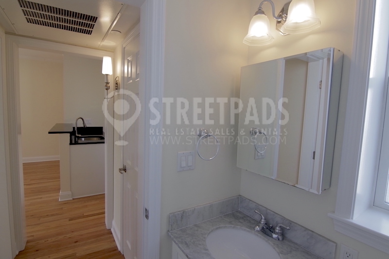 Photos of apartment on Chauncy St.,Cambridge MA 