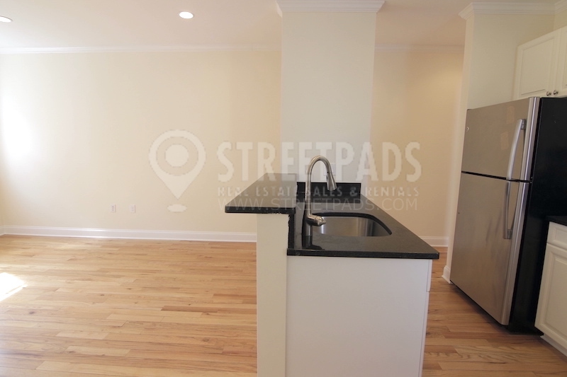 Photos of apartment on Chauncy St.,Cambridge MA 