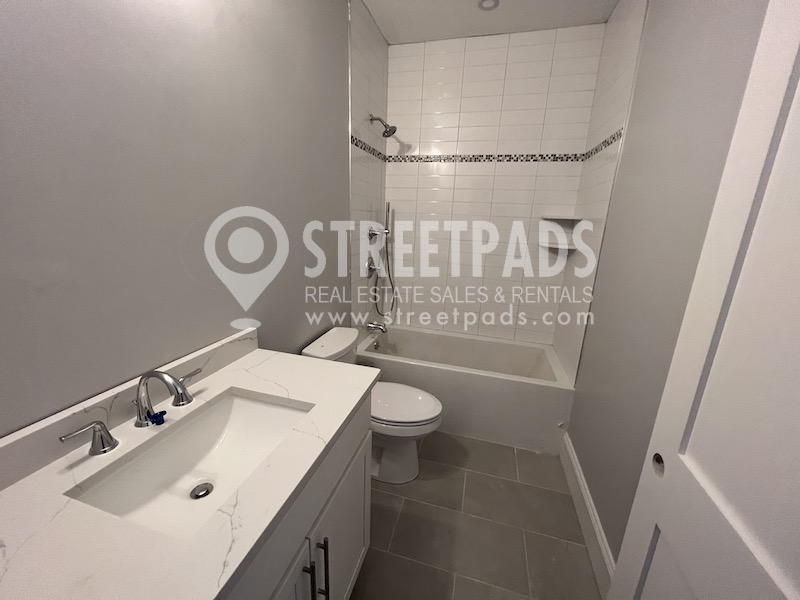 2 Oakland St, Brighton