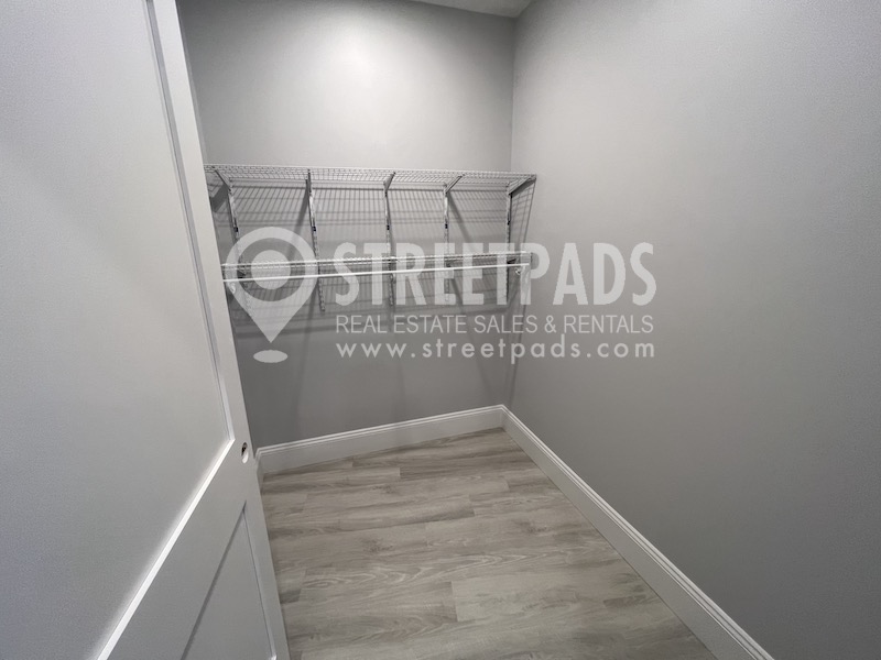 2 Oakland St, Brighton