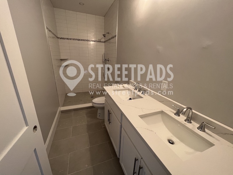 2 Oakland St, Brighton