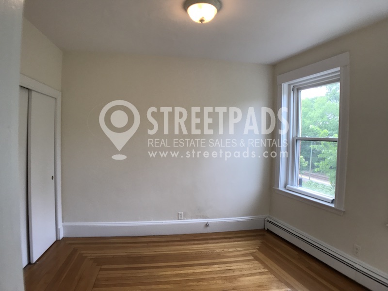 1539 Beacon St, Brighton