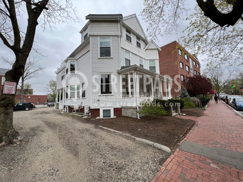 379 Harvard St, Harvard Square