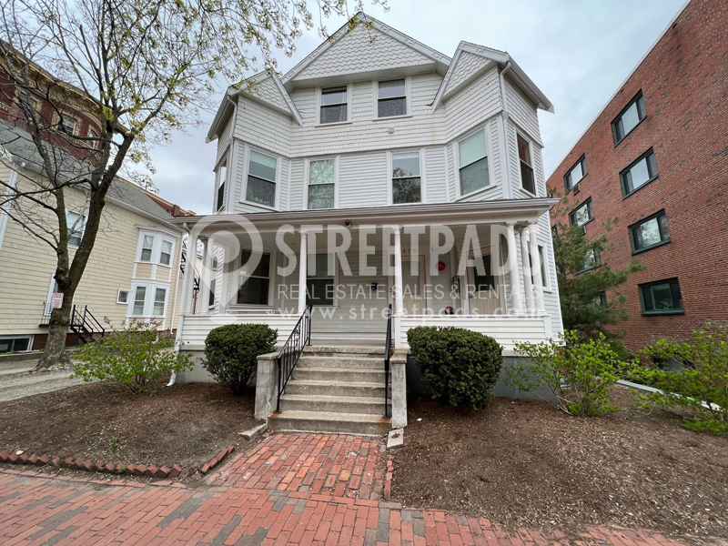 379 Harvard St, Harvard Square