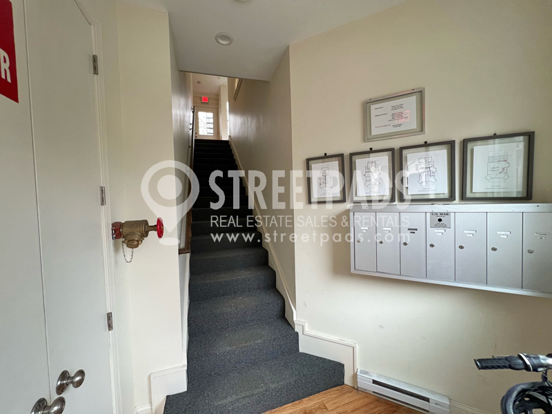 379 Harvard St, Harvard Square