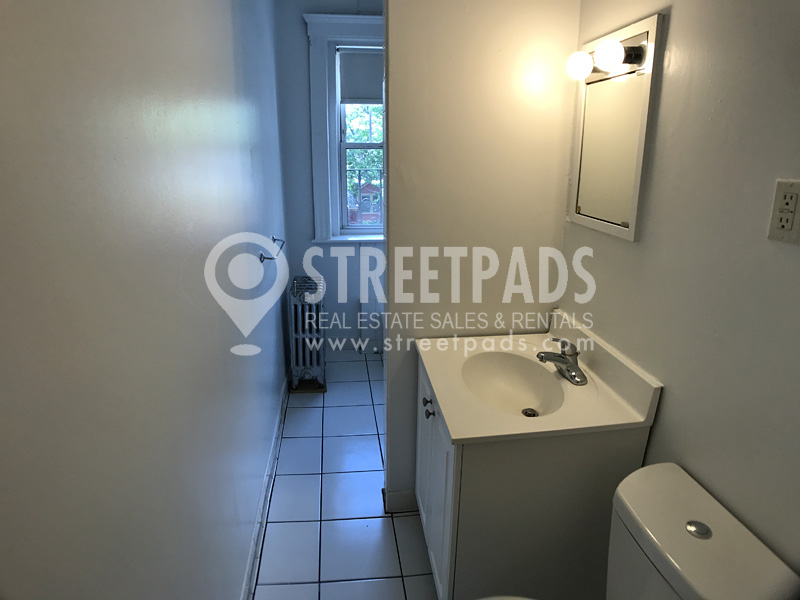 Photos of apartment on Wendell St.,Cambridge MA 