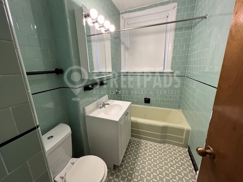 Photos of apartment on Beacon St.,Brookline MA 02446