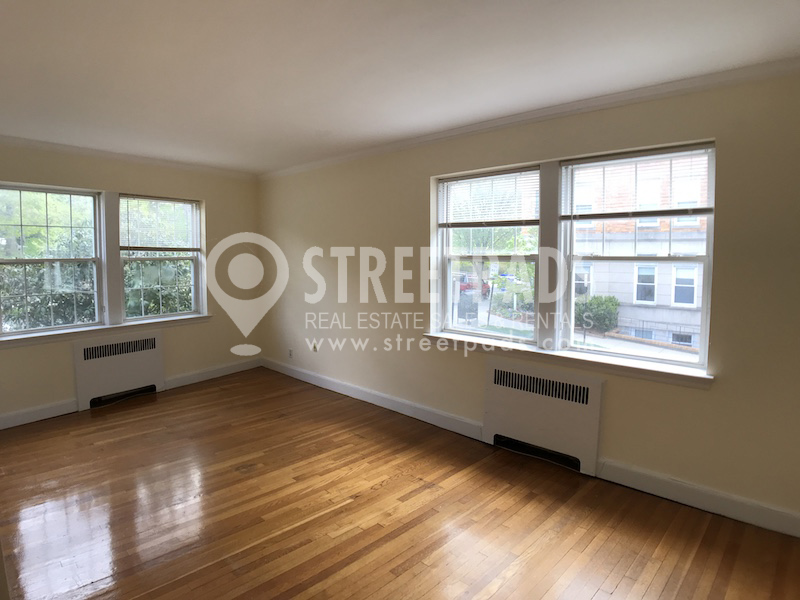 24 Fairbanks St, Washington Square