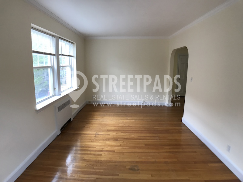 24 Fairbanks St, Washington Square