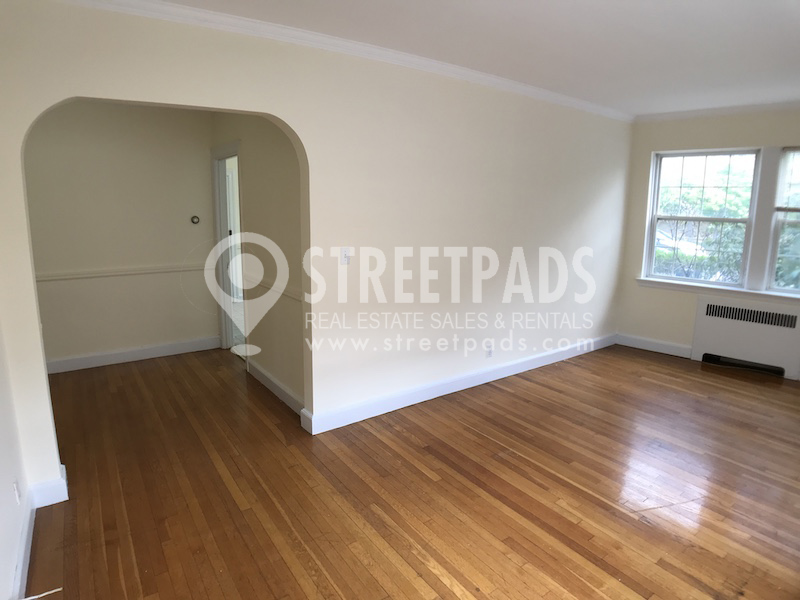 24 Fairbanks St, Washington Square