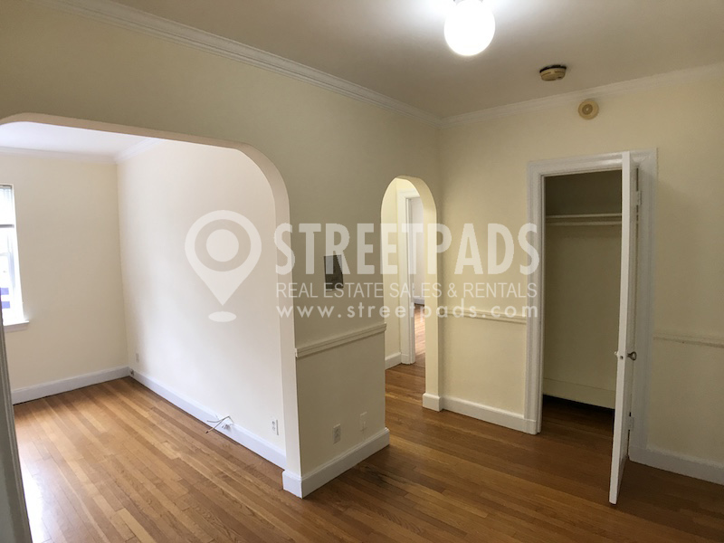 24 Fairbanks St, Washington Square