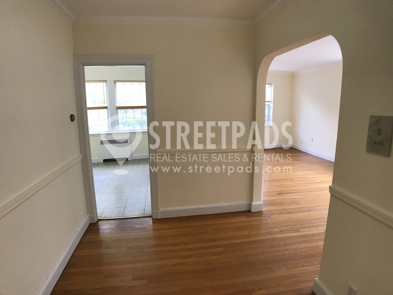 24 Fairbanks St, Washington Square