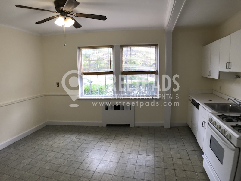 24 Fairbanks St, Washington Square