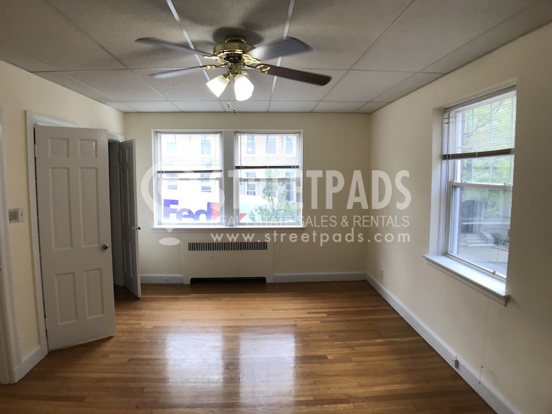 24 Fairbanks St, Washington Square