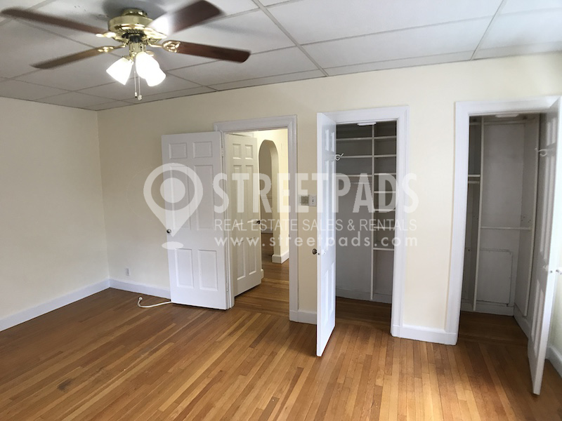 24 Fairbanks St, Washington Square