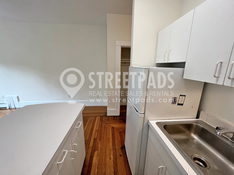 Photos of apartment on Fairbanks St.,Brookline MA 02446