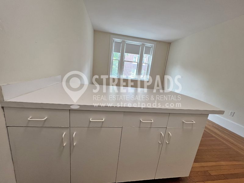 Photos of apartment on Fairbanks St.,Brookline MA 02446