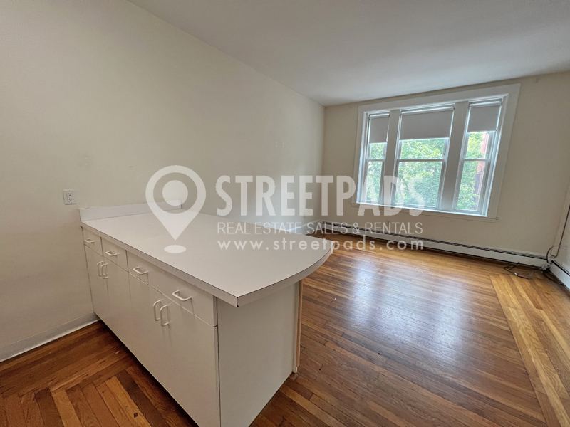 Photos of apartment on Fairbanks St.,Brookline MA 02446