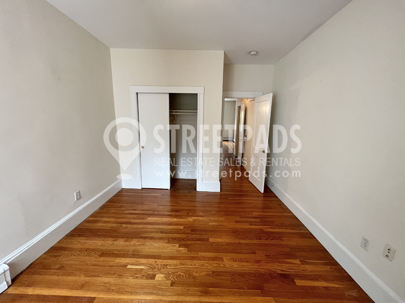 Photos of apartment on Fairbanks St.,Brookline MA 02446