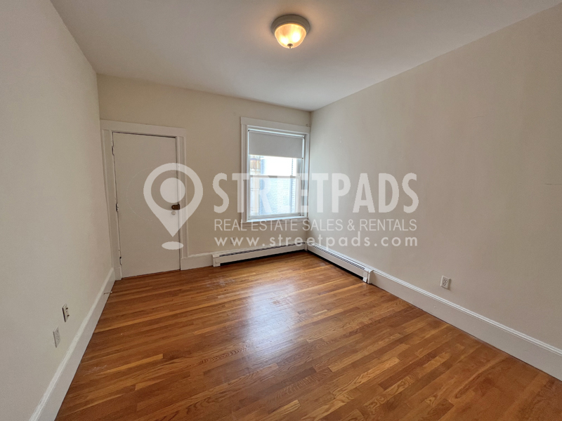 Photos of apartment on Fairbanks St.,Brookline MA 02446