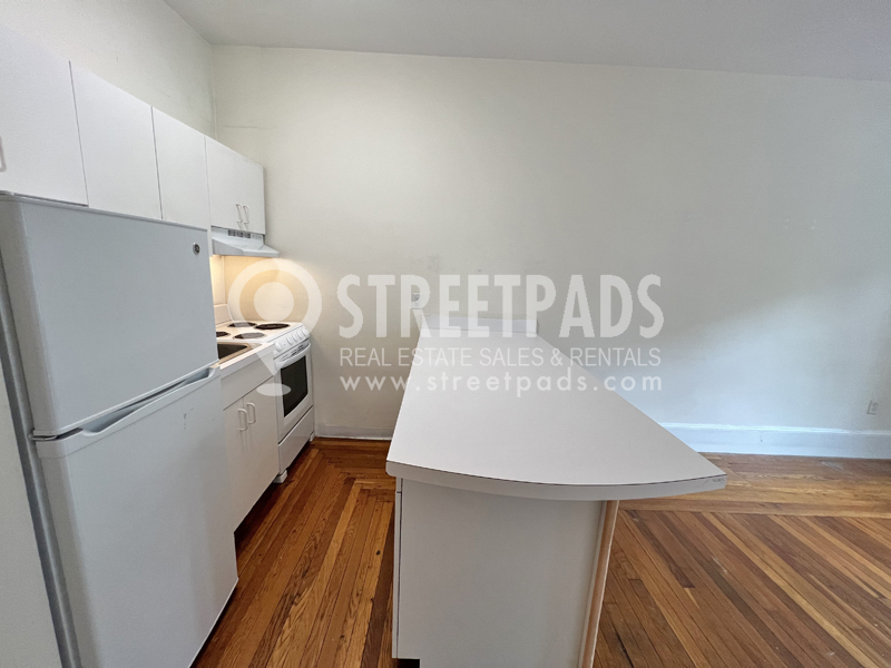 Photos of apartment on Fairbanks St.,Brookline MA 02446