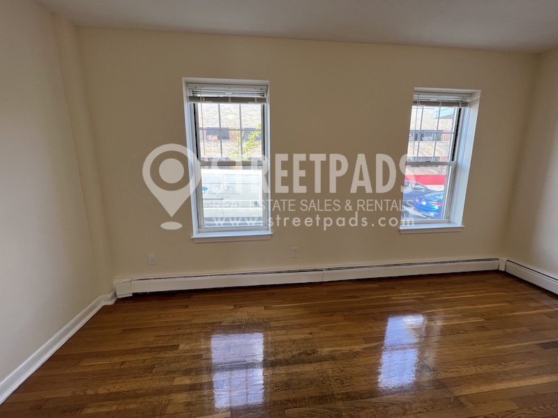 172 North Beacon St, Allston