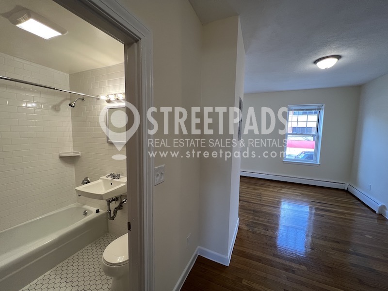 172 North Beacon St, Allston