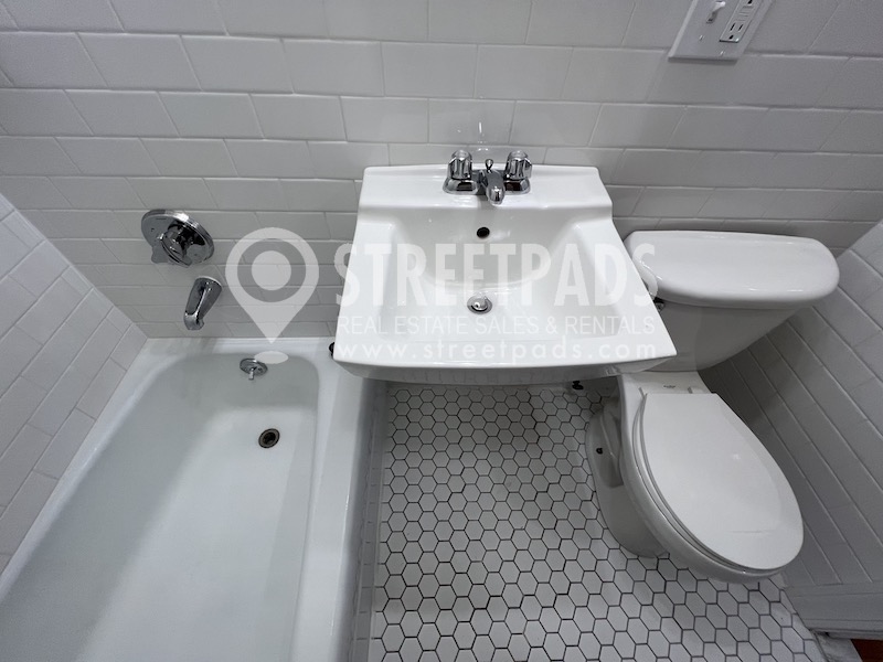 172 North Beacon St, Allston