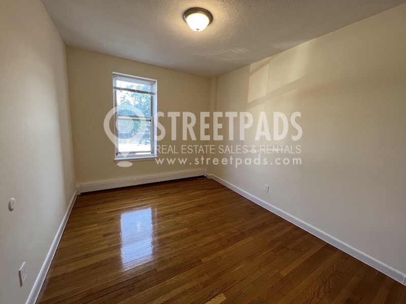 172 North Beacon St, Allston