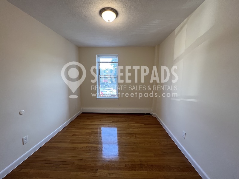 172 North Beacon St, Allston