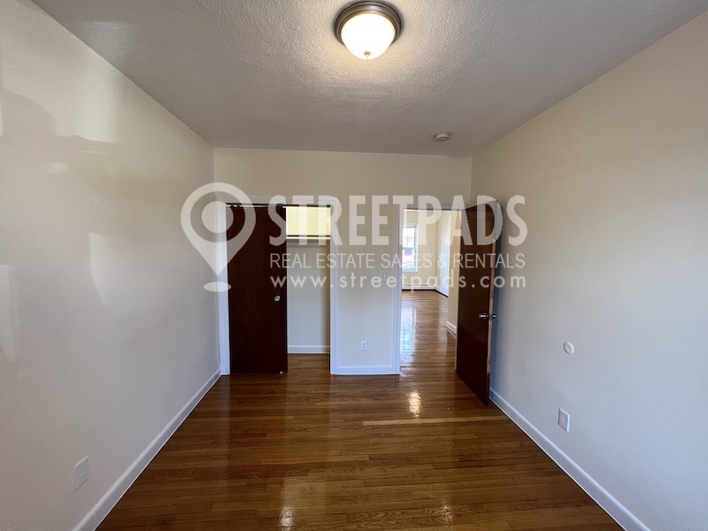 172 North Beacon St, Allston