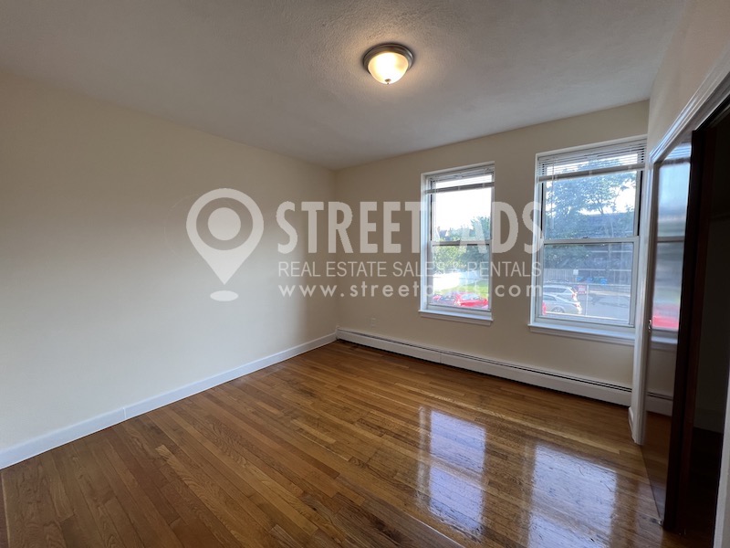 172 North Beacon St, Allston