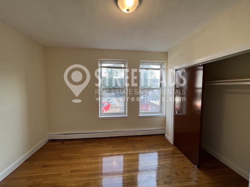 172 North Beacon St, Allston