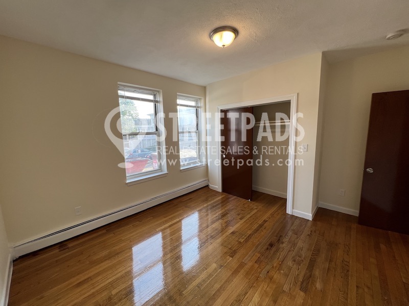 172 North Beacon St, Allston
