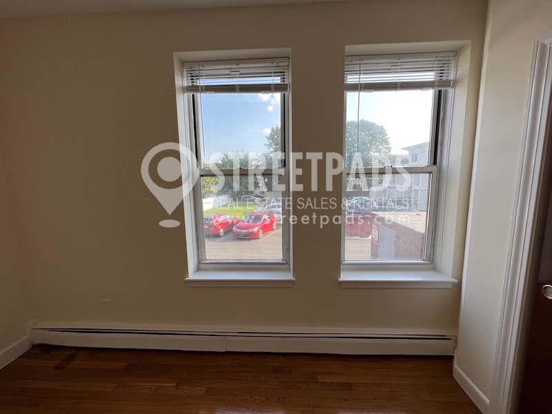 172 North Beacon St, Allston