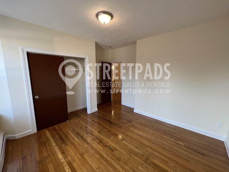 172 North Beacon St, Allston