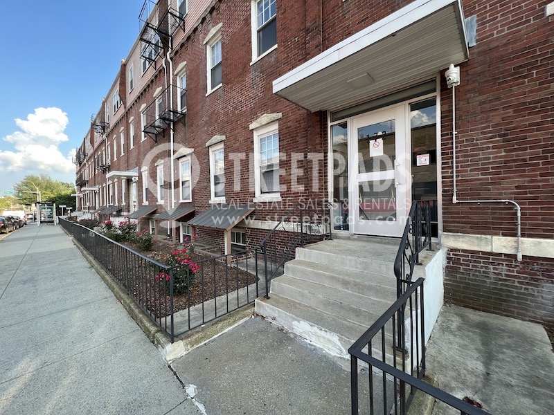 172 North Beacon St, Allston